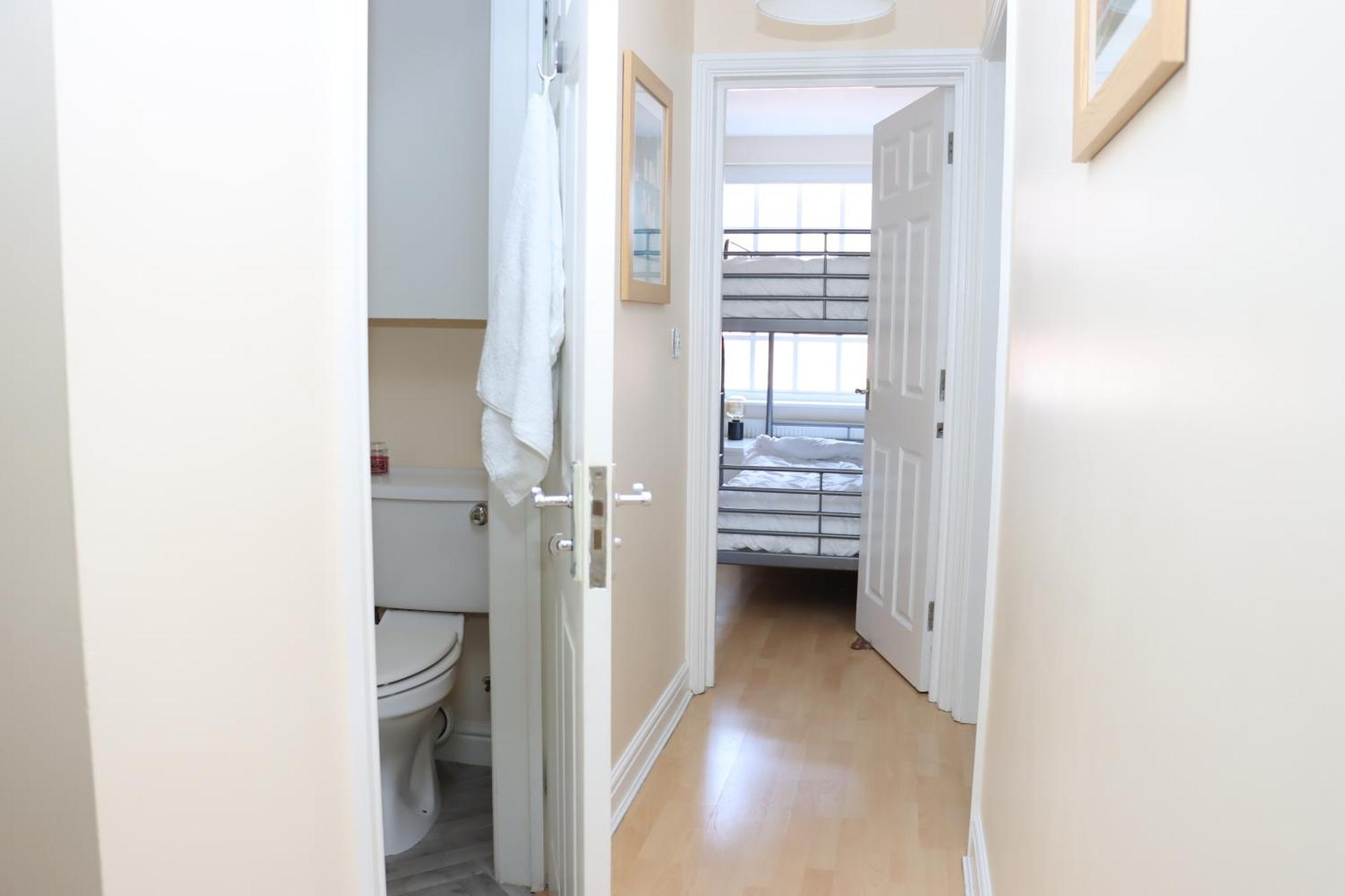 Scandinavian City Centre Apartment Вустер Екстер'єр фото